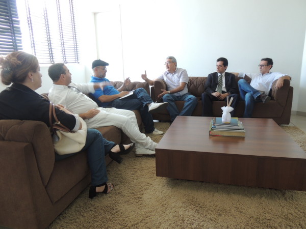 Diretoria da Apug-Ssind reúne-se com prefeito Laurez Moreira