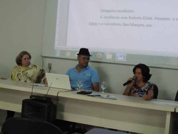 Reitora eleita participa da Assembleia da Apug-Ssind