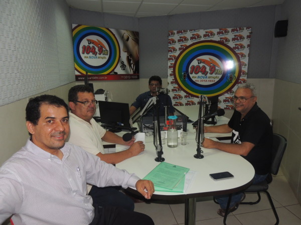 Presidente da Apug-Ssind participa do programa Sala de Debate da Nova FM