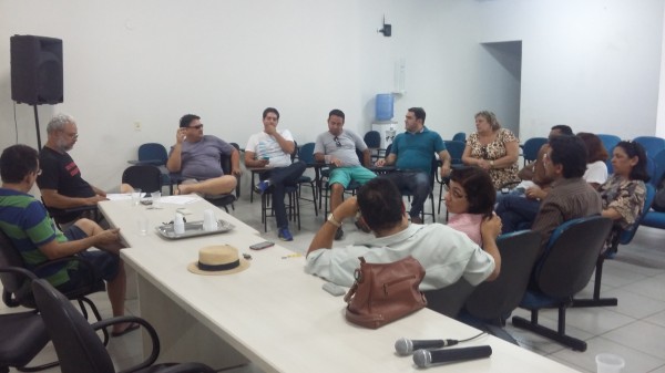 Diretoria da APUG-SSIND faz reunião estendida no feriado de 5 de outubro