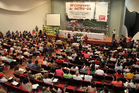 Divulgado o Caderno de Textos do 35º Congresso do ANDES-SN