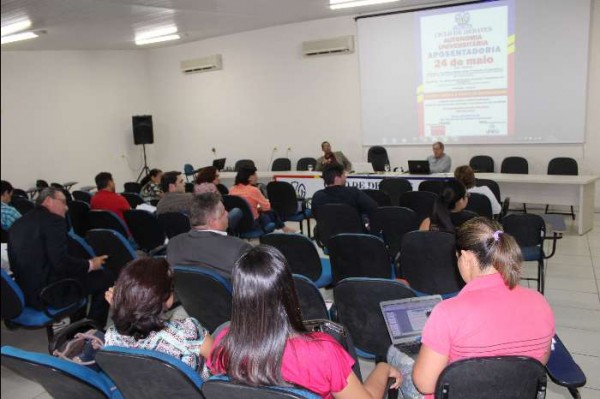 Estaduais e Municipais se mobilizam na Semana de Luta Unificada