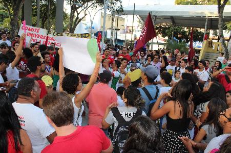 Docentes participam de atos em Defesa dos Empregos e contra Retirada de Direitos