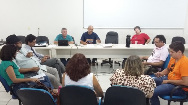diretoria da Apug-Ssind define ações para alertar perdas de direitos dos trabalhadores públicos e privados
