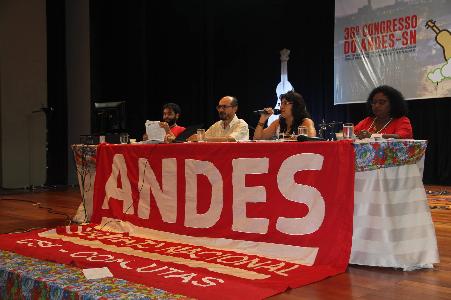 Delegados aprovam ações para Políticas Educacionais e Assuntos de Aposentadoria