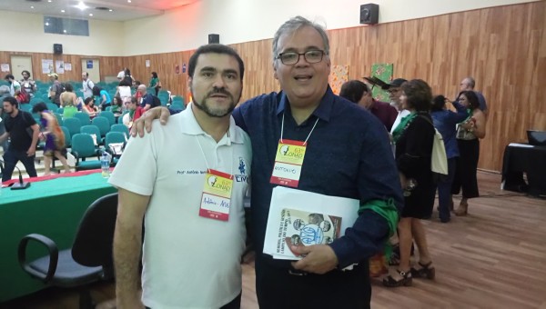 APUG publica Livro Lampejo do Tempo