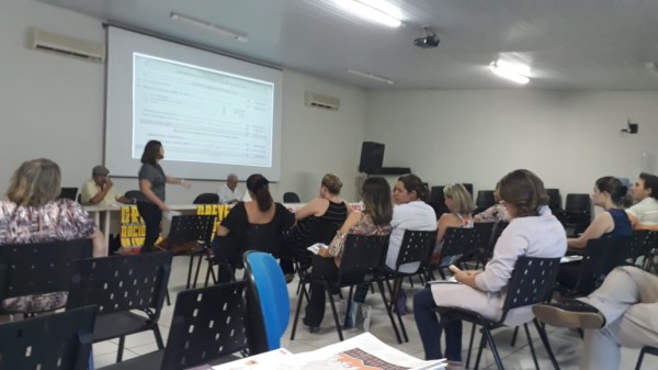 Assembleia da APUG decide pela paralisação no dia 15 de maio