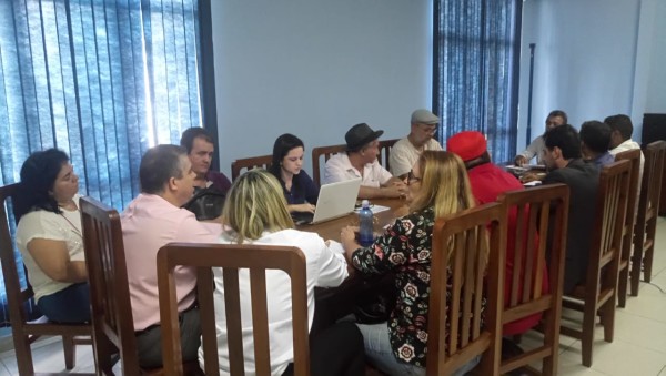 Reunião da APUG com a Fundação UnirG assegura compromisso de pagamento da Revisão Salarial Anual com retroativo, pagos no início de agosto