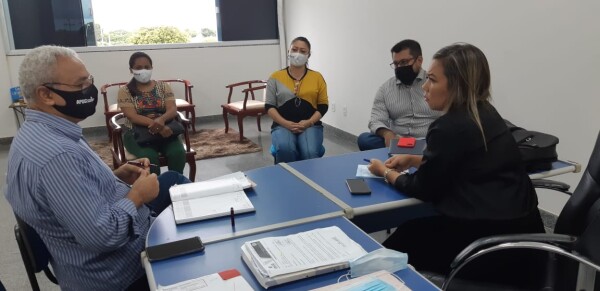 Presidente da Apug debate temas de interesses da categoria docente com a Reitoria