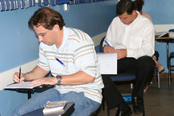 Professores contratados já podem procurar RH para assinatura de seus contratos