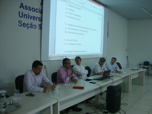 Presidente Sávio Barbalho explica medidas na Assembleia da APUG-SSind