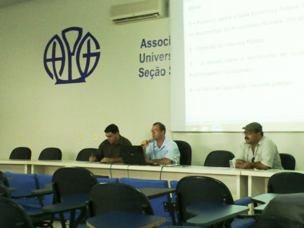 Assembleia Extraordinária da APUG-SSind delibera por GREVE