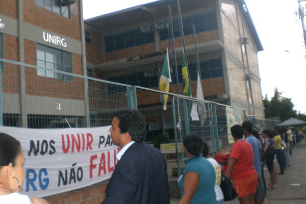 Professores sem contrato são intimados pela Fundação UnirG
