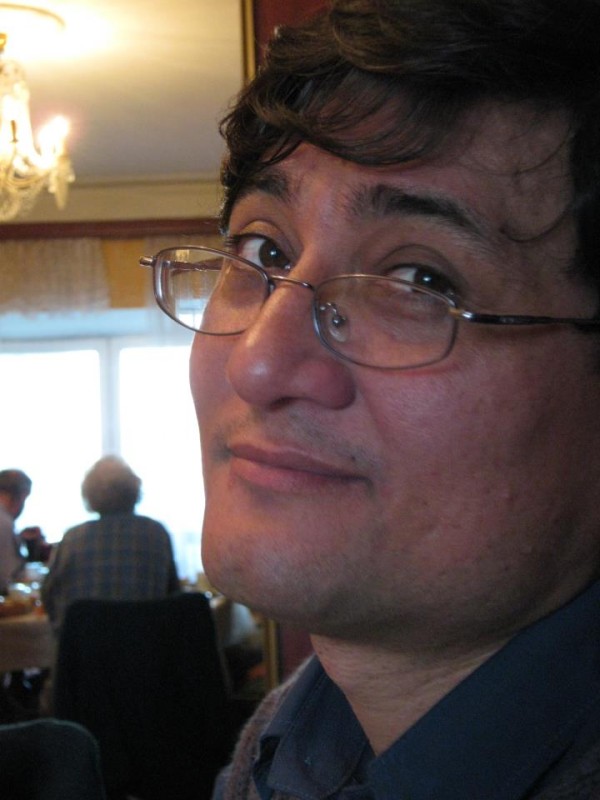 Filósofo EDUARDO SUGIZAKI comenta e publica resenha sobre livro de companheiro Paulo Henrique