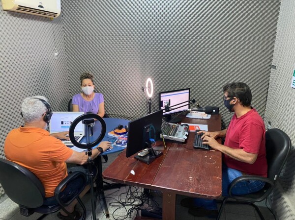 Prefeita Josi Nunes visitou a sede e estúdio da Apug e participou do programa Apug Notícias