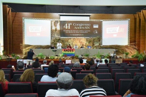 ANDES DIVULGA CARTA DE RIO BRANCO