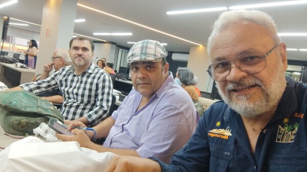 APUG PARTICIPA DA LUTA PELA APOSENTADORIA DOCENTE, ONTEM, HOJE E AMANHÃ EM BRASÍLIA