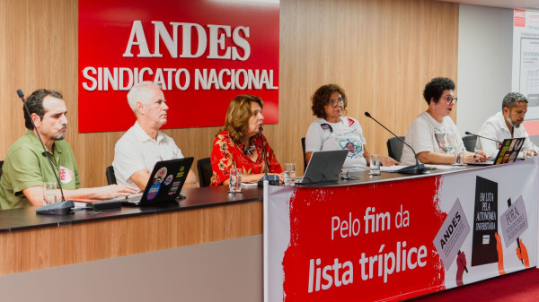 ANDES -SN Debate sobre a lista tríplice expõe risco à autonomia e ao papel social das instituições de ensino